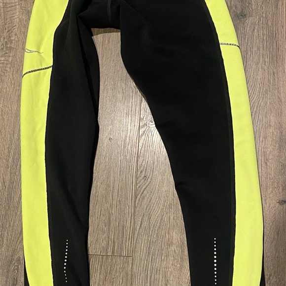 Saucony Black Athletic Leggings women’s small reversible cold weather running sm - Picture 6 of 10